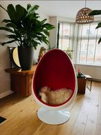 Egg Pod chair met rode bekleding - Draaistoel, Ophalen, Kunststof, Gebruikt, Wit