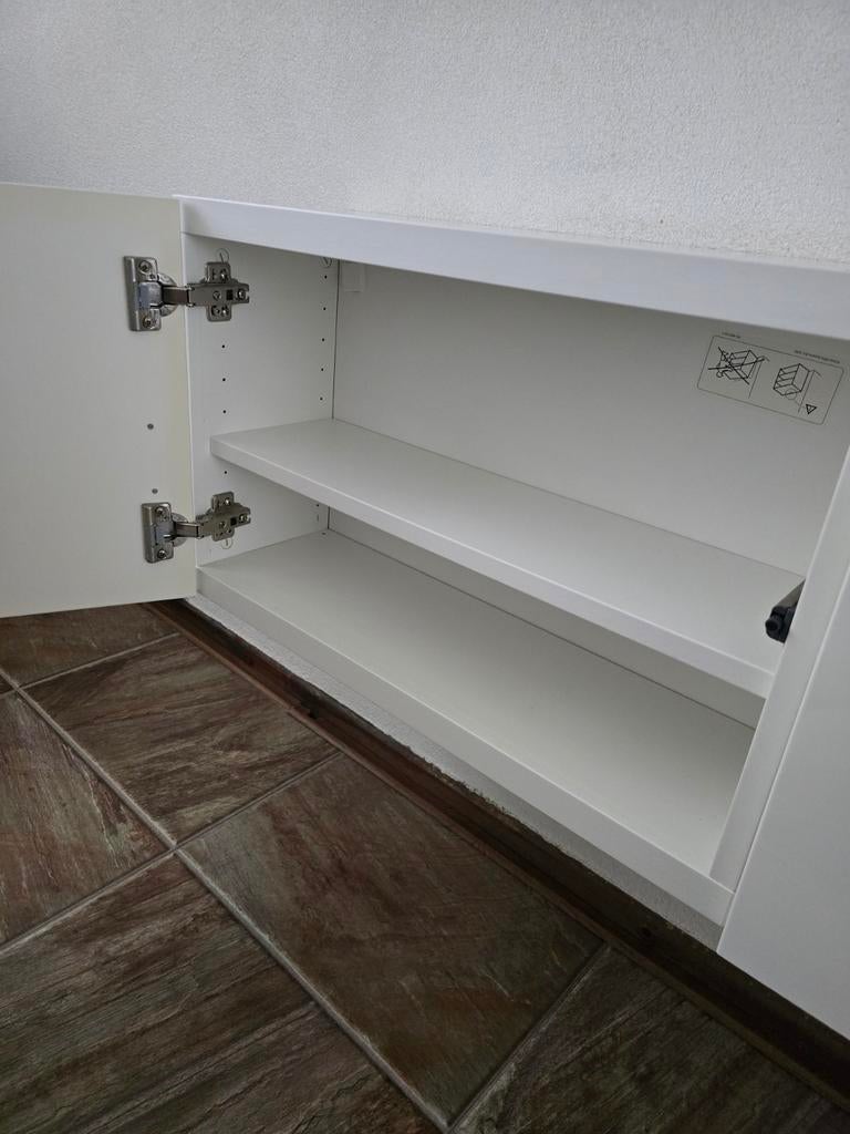 witte ikea tv kast, Huis en Inrichting, Kasten | Schoenenkasten, Ophalen of Verzenden, Zo goed als nieuw