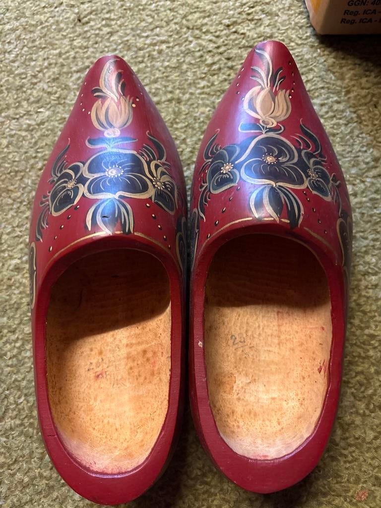 Nieuwe klompen met Hindeloopen schilderwerk, maat 35, Ophalen of Verzenden, Nieuw