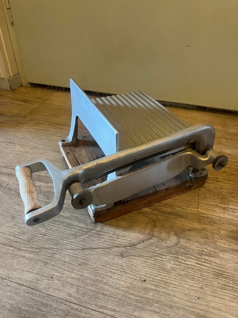 Vintage / Antieke Aluminium Kaassnijder., Antiek en Kunst, Ophalen of Verzenden