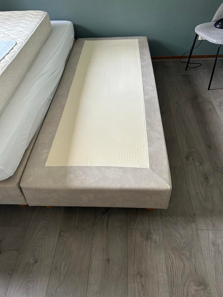 4 boxsprings met matras, Ophalen, Gebruikt, Eenpersoons, Beige