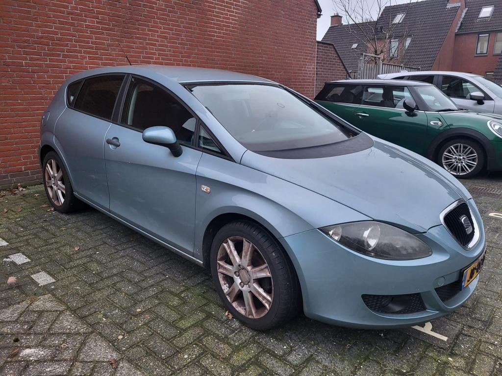 Seat Leon 1.6 - 2010 - APK tot 27-06-2026 - 186.130 KM, Auto's, Stof, Zwart, Handgeschakeld, Particulier