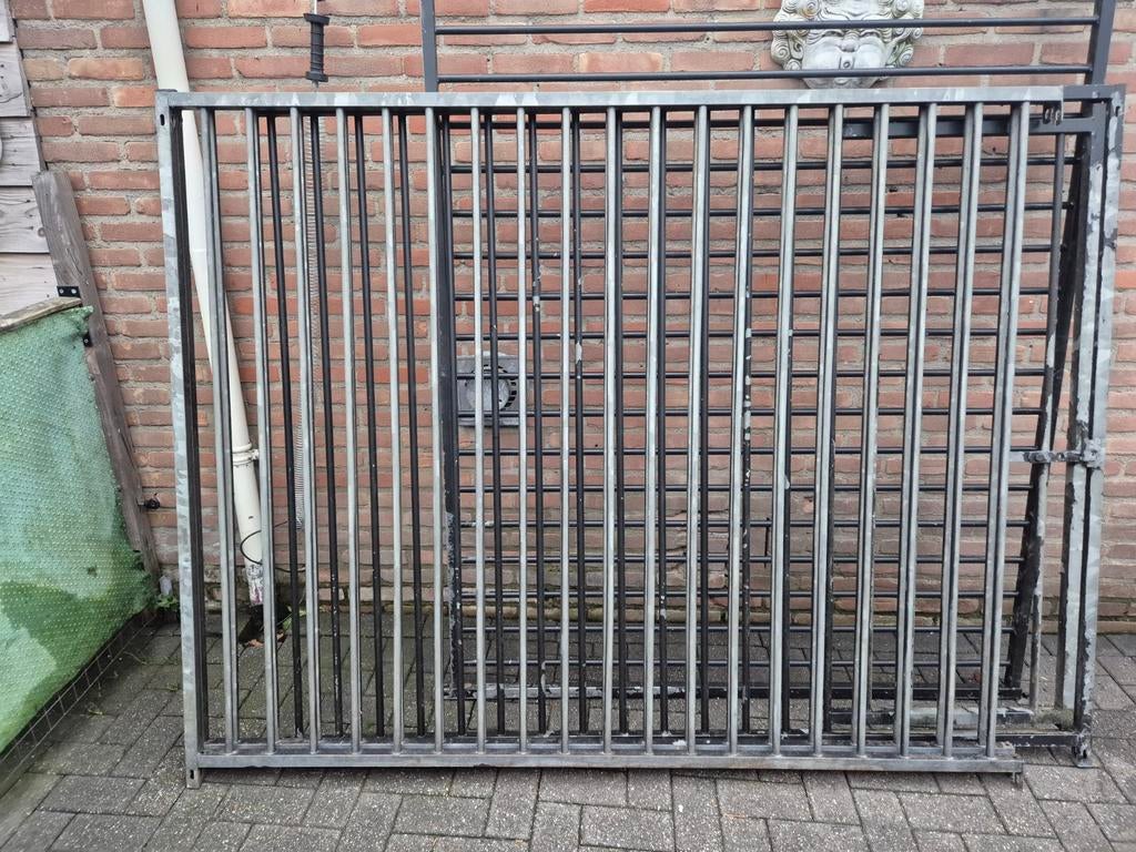 Te koop 4 kennel panelen waarvan 1 met deur, Dieren en Toebehoren, Hondenhokken, Ophalen, 110 cm of meer, 100 cm of meer