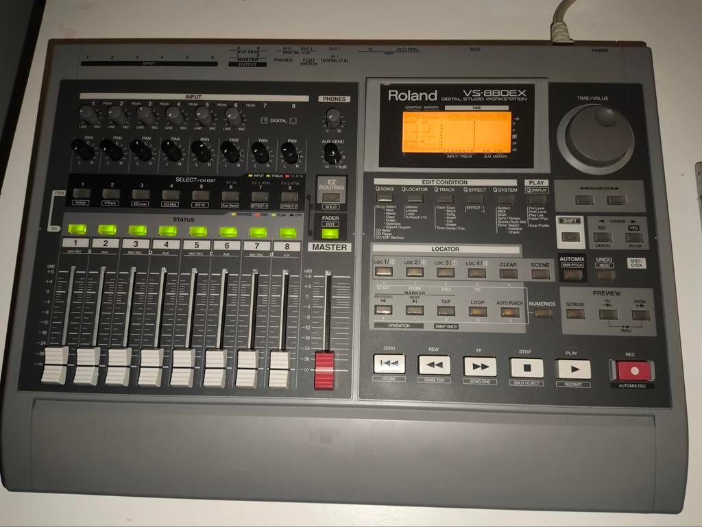Roland vs-880EX ., Muziek en Instrumenten, Mengpanelen, Ophalen, Zo goed als nieuw, 5 tot 10 kanalen, Microfooningang