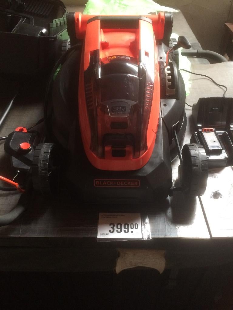 Nieuwe accu grasmaaier in doos met 2 accu s, Cirkelmaaier, Accu-grasmaaier, Nieuw, Ophalen of Verzenden