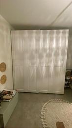 Witte IKEA kledingkast met schuifdeuren (230x60x200 cm), Ophalen, Gebruikt, 200 cm of meer, Met deur(en)