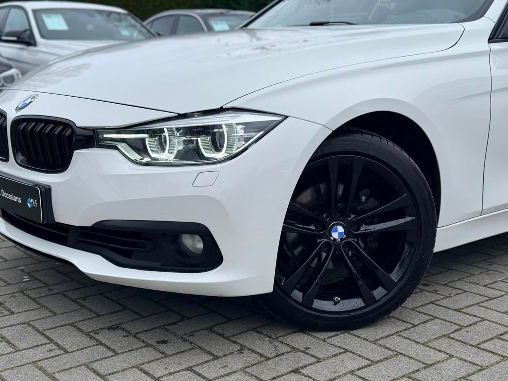BMW 3-serie 318i Luxury Sport|Carplay|18 inch|Climate contro, Auto's, Automaat, Gebruikt, Leder en Stof, Wit