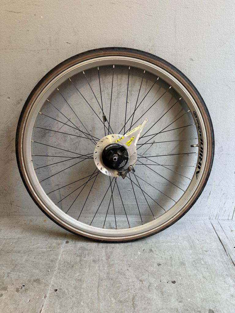 Voorwiel 28 inch met naafdynamo, Ophalen of Verzenden, Zo goed als nieuw