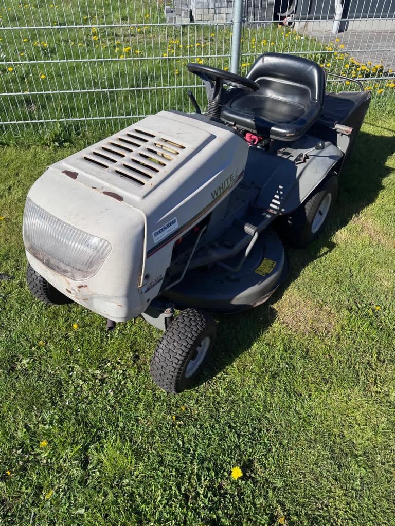 White zitmaaier met vangbak, Tuin en Terras, Zitmaaiers, Ophalen, Zo goed als nieuw