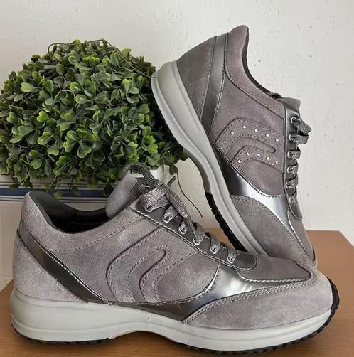 Geox sneakers maat 39[v], Nieuw, Ophalen of Verzenden, Sneakers of Gympen, Grijs