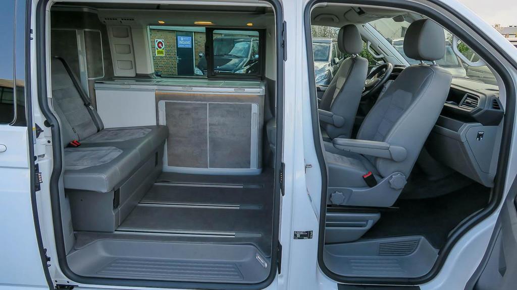 Volkswagen California 6.1 Ocean Sport Edition, Caravans en Kamperen, Campers, Automaat, Buscamper of Camperbus, Volkswagen, Bedrijf