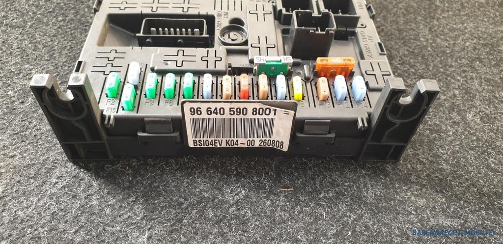 BSI Peugeot Expert 2007 - 2016 zekeringkast 966405908001 ori, Taurusavenue 1
2132 LS  Hoofddorp, NL, Gebruikt, Contact.group@renault.com