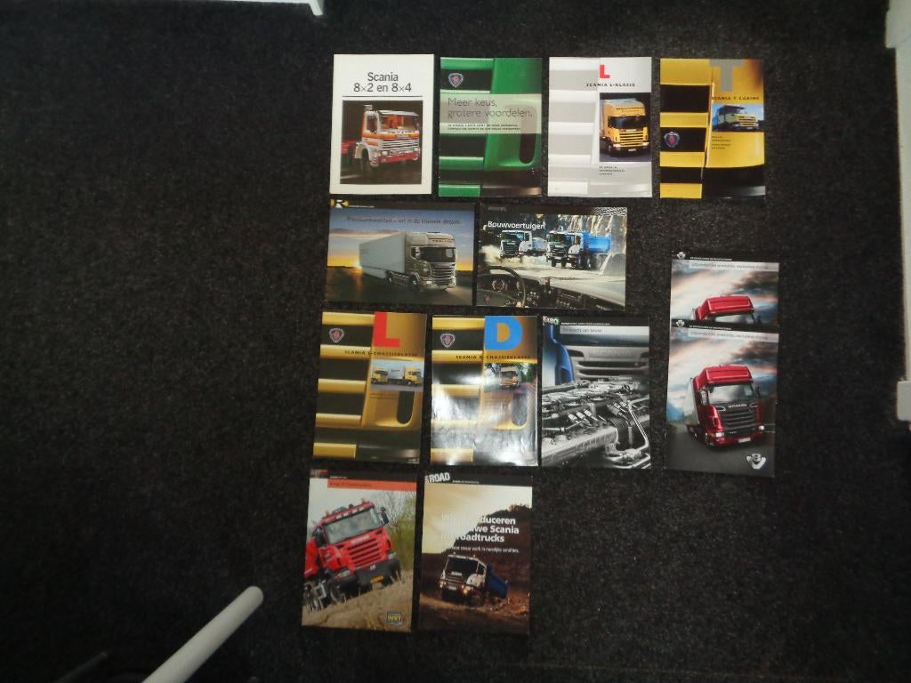 Verzameling Vrachtwagen brochures in nette staat, Boeken, Ophalen of Verzenden, Gelezen, Overige merken