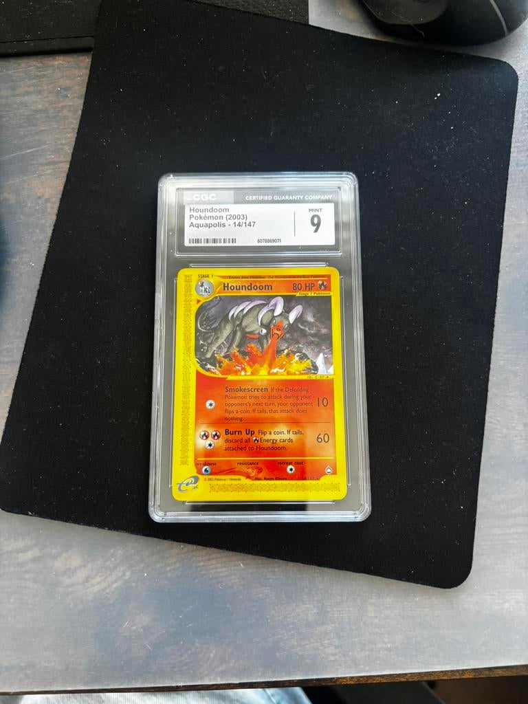 Houndoom aquapolis CGC9 Mint, Hobby en Vrije tijd, Verzamelkaartspellen | Pokémon, Ophalen of Verzenden, Zo goed als nieuw