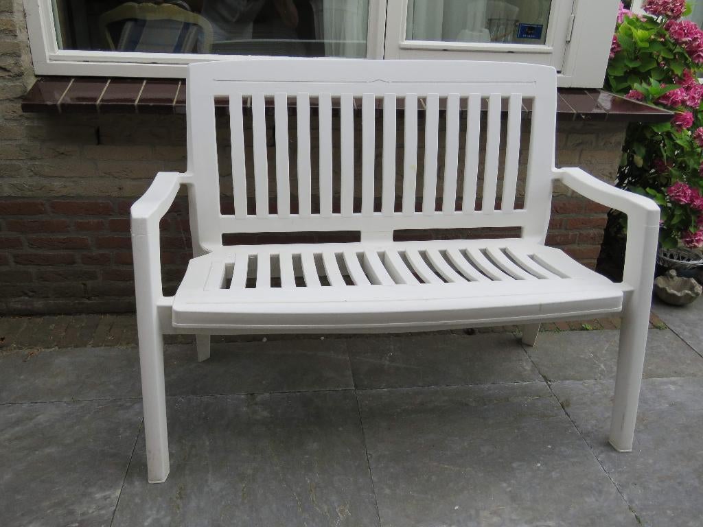 kunstoffen bank, Tuin en Terras, Kunststof, Zo goed als nieuw, Ophalen, 2 zitplaatsen