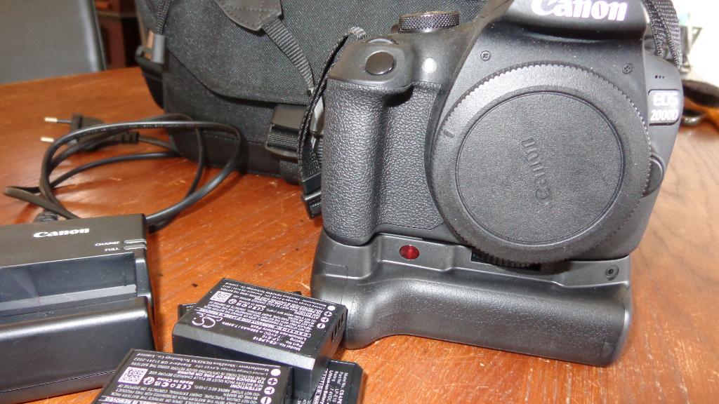 Canon EOS 2000D, Audio, Tv en Foto, Fotocamera's Digitaal, Ophalen of Verzenden, Gebruikt, Canon, Geen optische zoom
