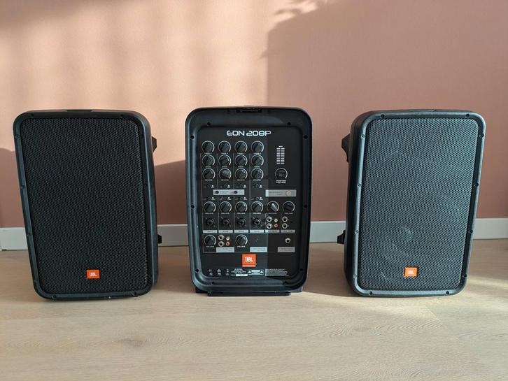 JBL EON 208P Draagbaar PA-systeem - Zo goed als nieuw, Audio, Tv en Foto, Luidsprekers, Zo goed als nieuw, Front, Rear of Stereo speakers