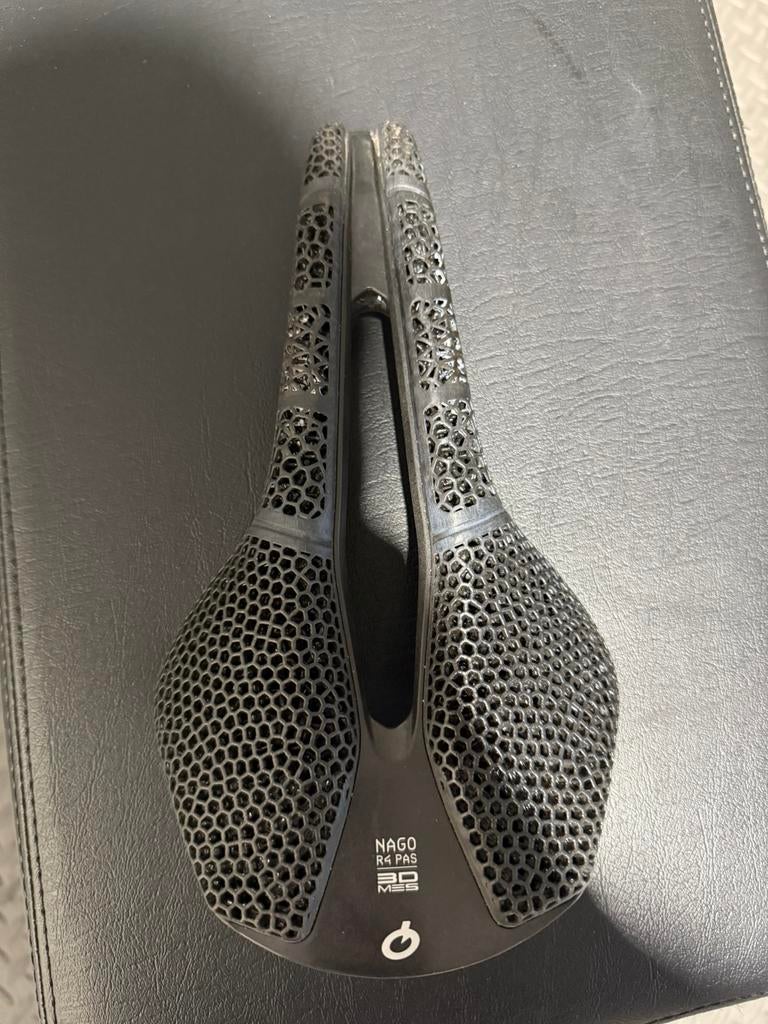 Prologo NAGO R4 PAS 3D nack rails zadel 137 mm, Fietsen en Brommers, Fietsonderdelen, Ophalen of Verzenden, Zo goed als nieuw