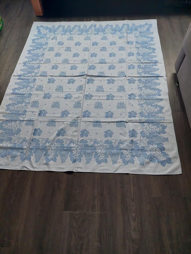 Brocante damast tafelkleed lichtblauw 1.60x1.25m, Ophalen of Verzenden, Gebruikt, Rechthoek, Binnen