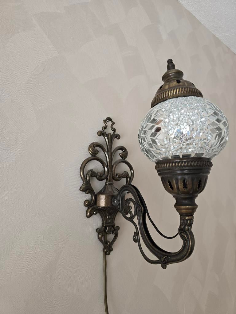 Bronskleurige Wandlamp Turks met glazen bol, Ophalen of Verzenden