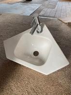 Hoekfontein met kraan., Ophalen, Zo goed als nieuw, Wastafel