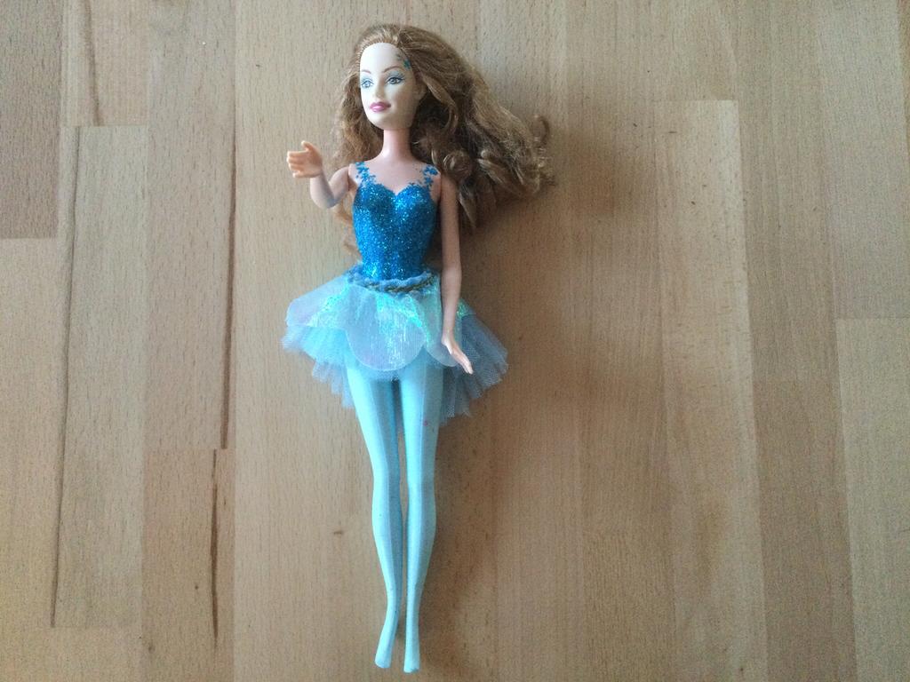 Barbie blauw foto 1,2,3 en diverse Barbie bieden, Verzamelen, Poppen, Ophalen of Verzenden, Zo goed als nieuw, Pop