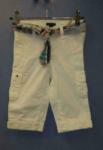 Tommy Hilfiger witte capri + kleurig sjaaltje 110-116 33266, Kinderen en Baby's, Kinderkleding | Maat 110, Broek, Meisje, ., Ophalen of Verzenden