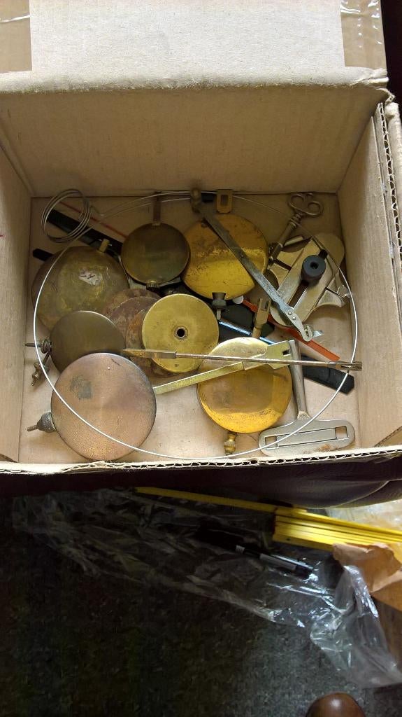 Klokken, uurwerk onderdelen 100 euro., Ophalen, Zo goed als nieuw