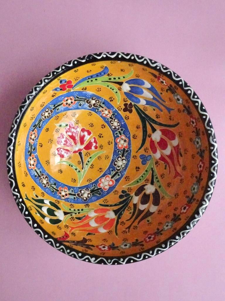 Vintage gekleurde bloemen keramiek schaal kom tulpen boho, Antiek en Kunst, Antiek | Keramiek en Aardewerk, Ophalen
