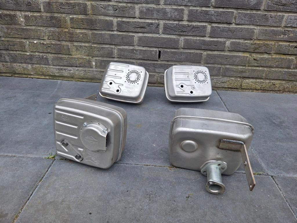 Nieuwe uitlaat voor Briggs&Stratton en Kawasaki, Tuin en Terras, Grasmaaiers, Ophalen, Kawasaki, Briggs Stratton, Briggs & Stratton