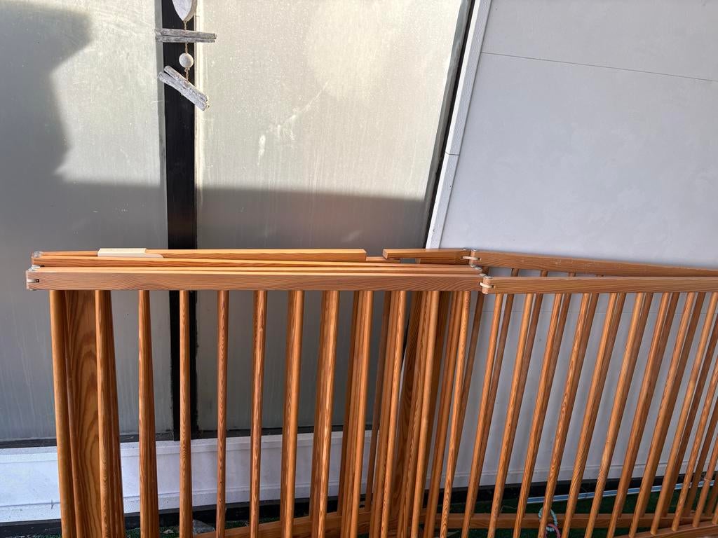 Massief houten grondbox met deurtje, Kinderen en Baby's, Boxen, Ophalen of Verzenden, Gebruikt, Overige vormen