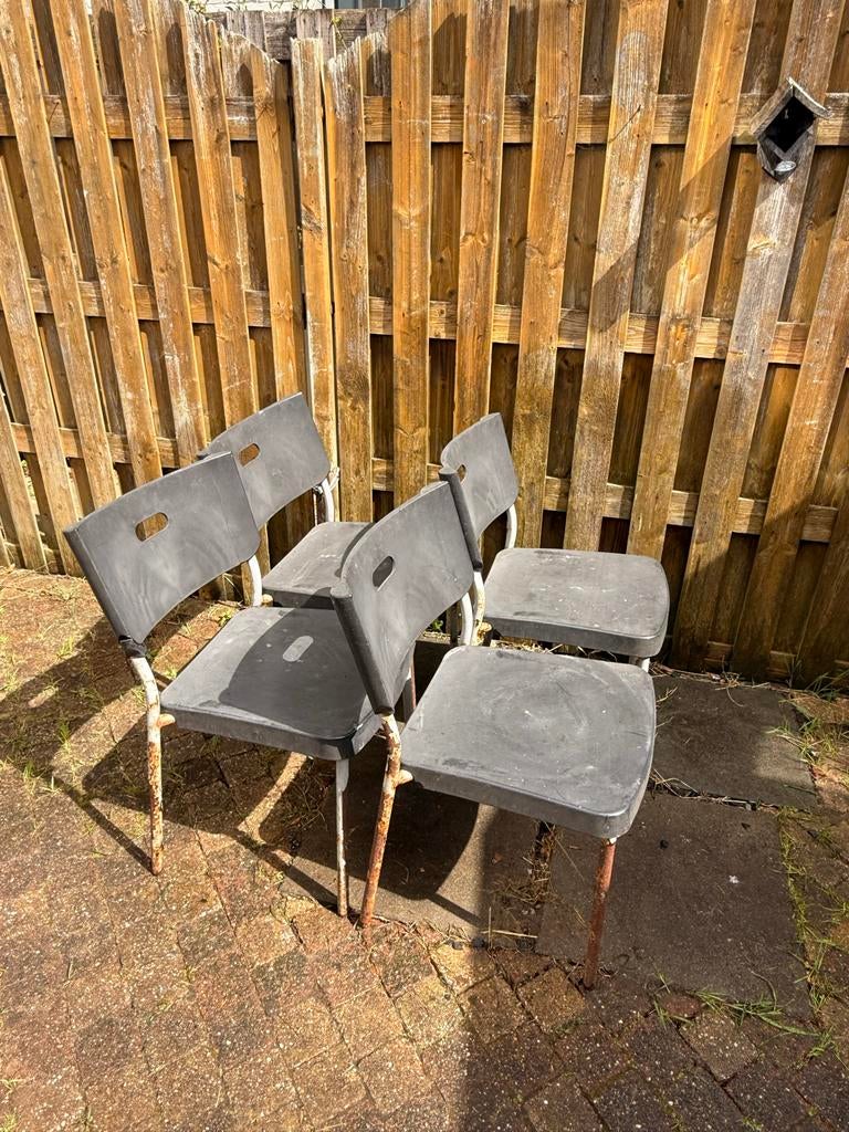 GRATIS Vier Ikea stoelen, Huis en Inrichting, Stoelen, Ophalen, Kunststof, Gebruikt, Vier