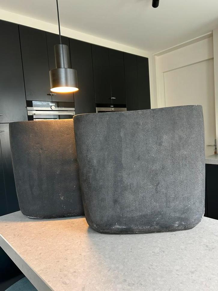 Twee Still vensterbankpotten | zwart | 49 bij 52,5 cm, Huis en Inrichting, Woonaccessoires | Overige, Zo goed als nieuw, Ophalen