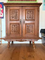 Antieke Kast met Houtsnijwerk en Planken, Ophalen