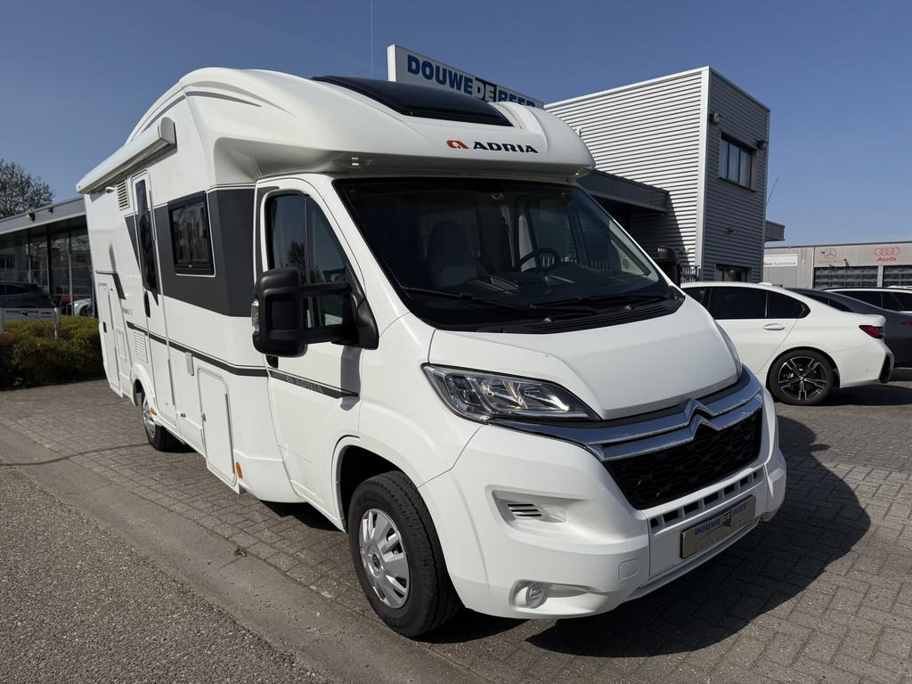 Adria MATRIX 600 DT Nav | Zonnepaneel | Hefbed Unieke camper, Ringverwarming, Navigatie, 7 tot 8 meter, De Giessen 1
8253PR  DRONTEN, NL