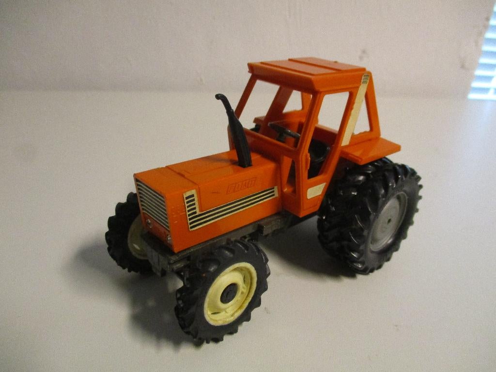 Britains Fiat 880DT met dubbellucht, Ophalen of Verzenden, Gebruikt, Tractor of Landbouw, Britains