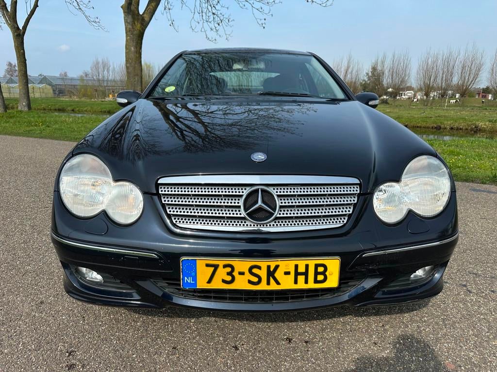Mercedes-Benz C-klasse Sportcoupé 180 K.|nw apk|rijdt super, Gebruikt, Zwart, 4 stoelen, 1796 cc