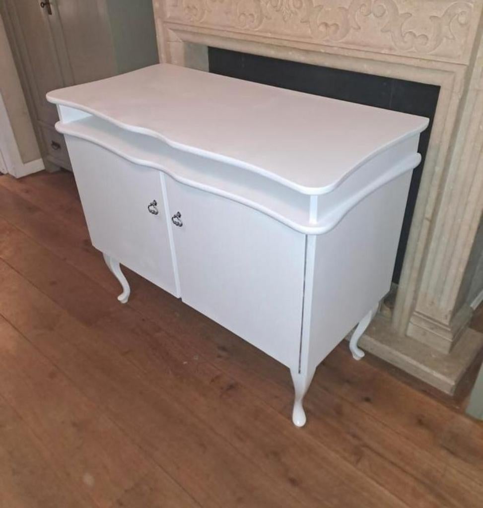 Charmante kast met Queen Ann pootjes, Ophalen, Zo goed als nieuw, Queen ann, Met deur(en)