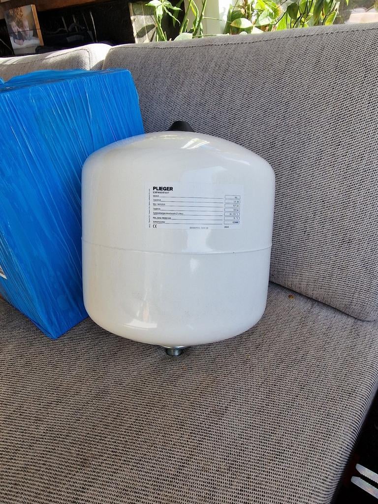 Nieuw Plieger expansievat 18L 1.0bar, Ophalen, 30 tot 80 cm, Overige typen, Nieuw