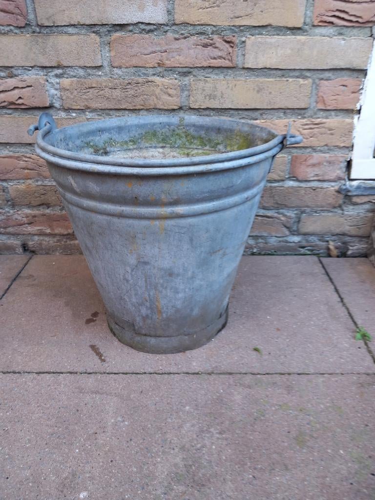Oude Zinken Emmer - Decoratief en Robuust, Huis en Inrichting, Emmers, Gebruikt, Zink, Met handgreep, Ophalen