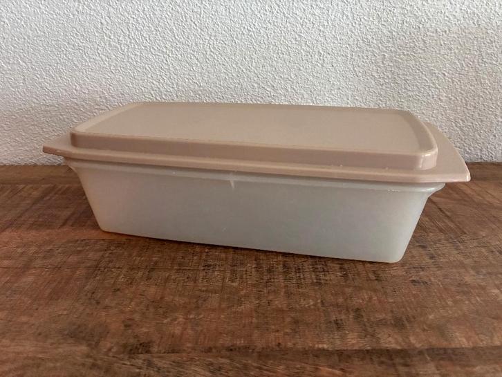 Tupperware cakedoos - box voor cake. Goede staat., Huis en Inrichting, Keuken | Tupperware, Gebruikt, Bak of Kom, Wit, Crème, Rood