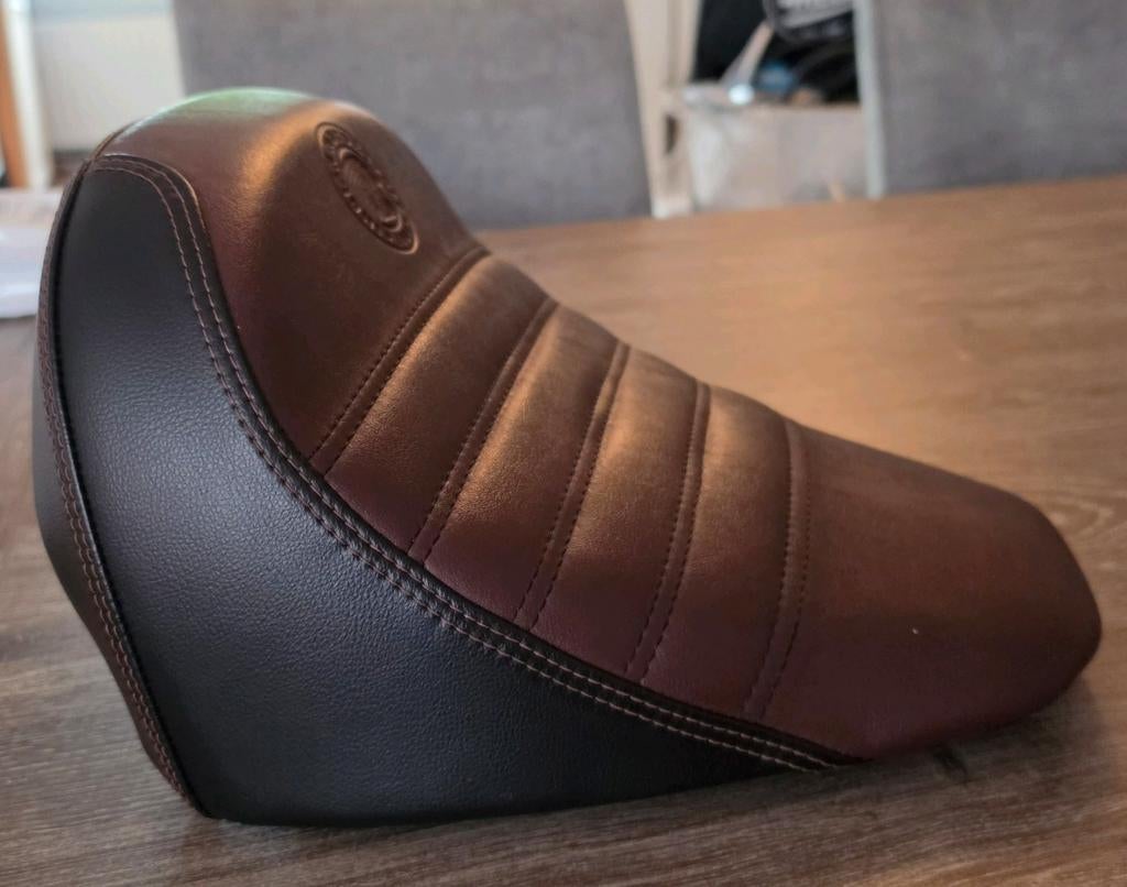 Indian Scout Bobber Zadel - Bruin/Zwart, Motoren, Ophalen of Verzenden, Gebruikt