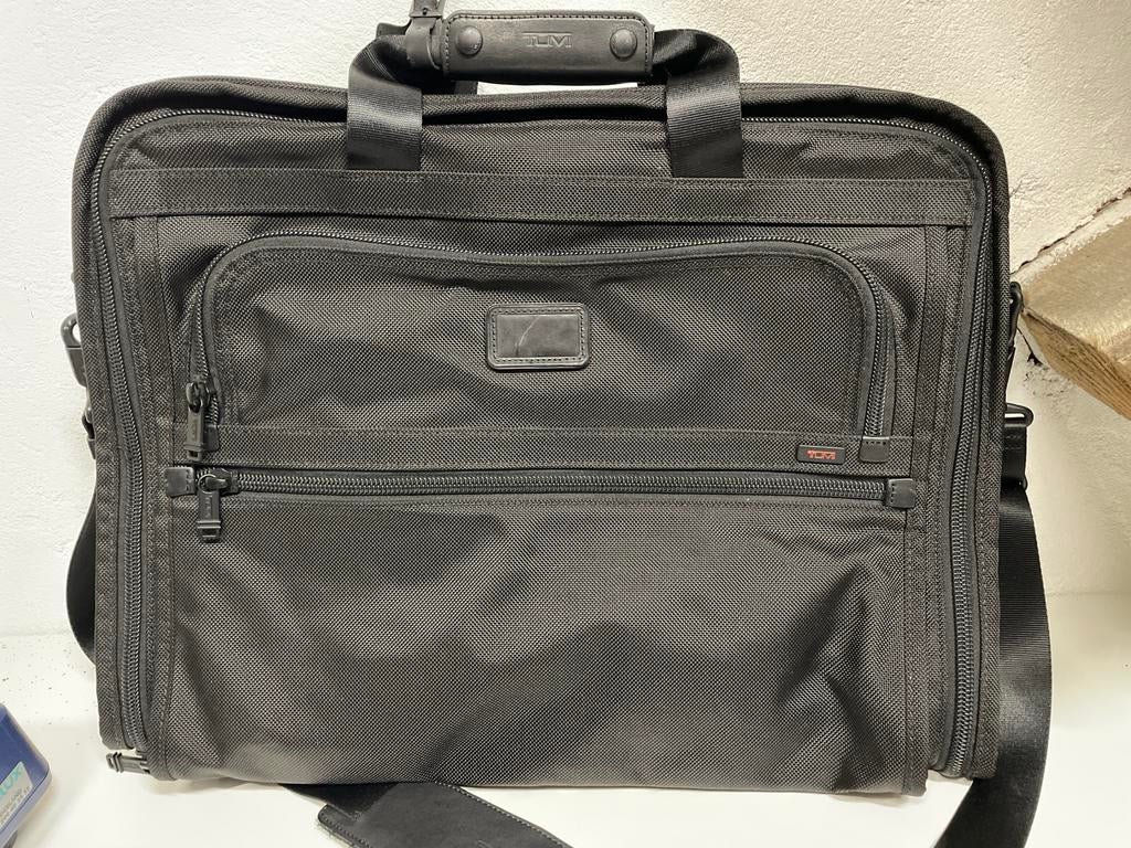 TUMI kostuumtas, kledingtas - Zwart, Zeer Goede Staat, Ophalen of Verzenden, Zo goed als nieuw, Minder dan 50 cm