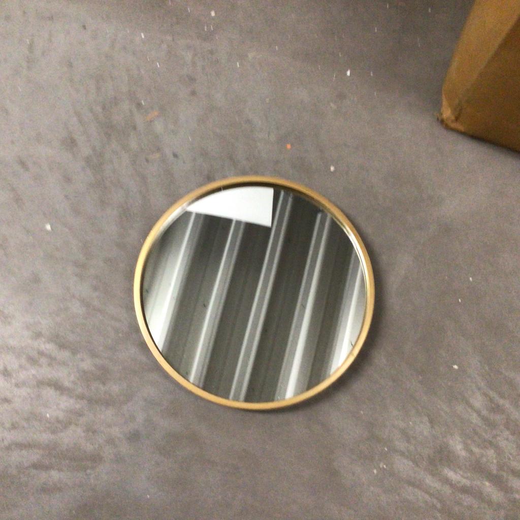 Ronde spiegel met gouden rand, Huis en Inrichting, Woonaccessoires | Spiegels, Ophalen, Minder dan 50 cm, Gebruikt, Rond