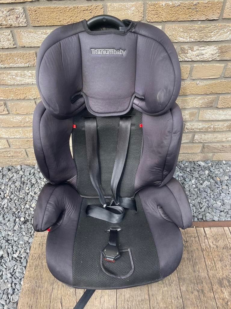 Autostoel titaniumbaby klaar voor ronde 2, Kinderen en Baby's, Autostoeltjes, Verstelbare rugleuning, 9 t/m 36 kg, Ophalen, Overige merken