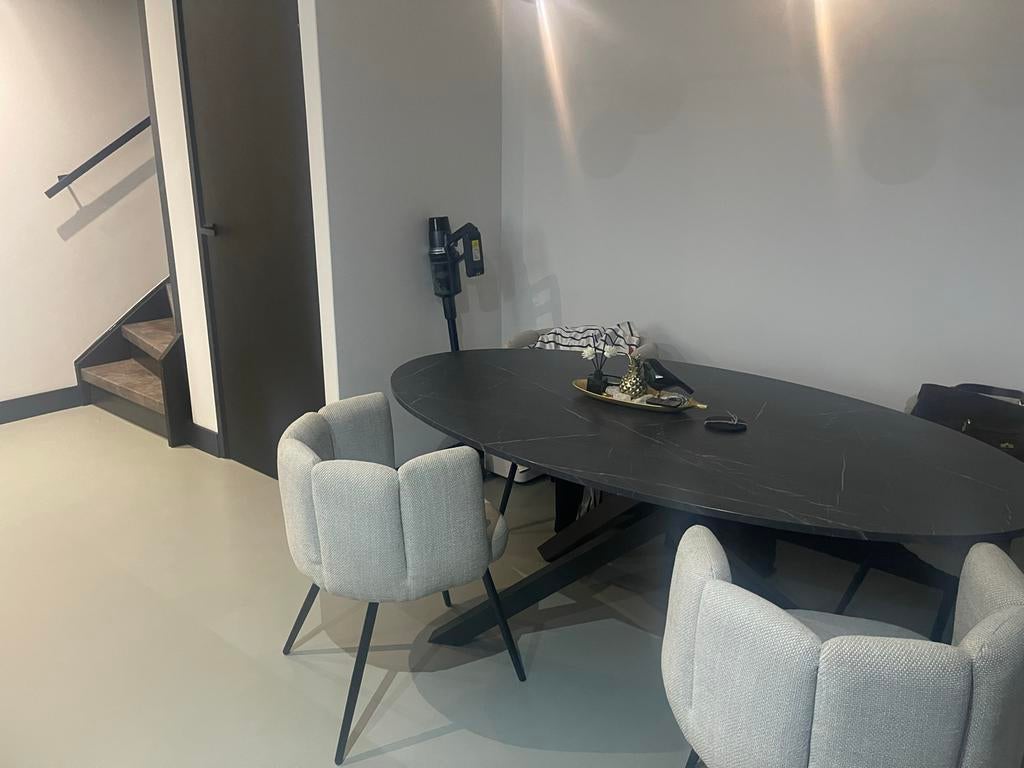 Ikea Mariedamm eettafel 180x100 zwart marmer patroon, Huis en Inrichting, Ophalen, Overige materialen, Gebruikt, 50 tot 100 cm