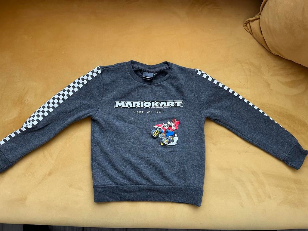 Mario Kart trui maat 122-128 - Zo goed als nieuw, Ophalen of Verzenden, Zo goed als nieuw, Jongen of Meisje, Trui of Vest