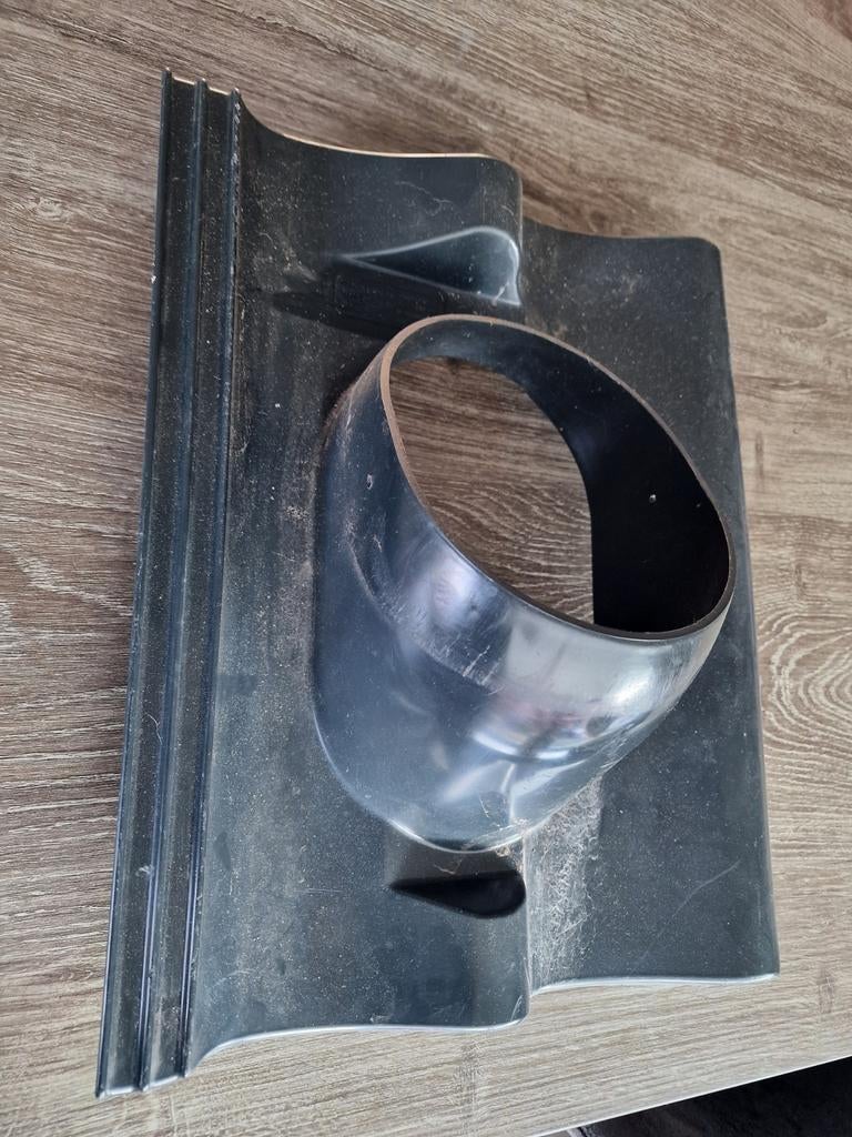 Dakpan doorvoer, Doe-het-zelf en Verbouw, Dakpannen en Dakbedekking, Steen of Klei, Zwart, Nieuw, Ophalen of Verzenden