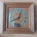 Houten oude klok van jaren 70-80, 28x28x2,4cm, Antiek en Kunst, Ophalen of Verzenden