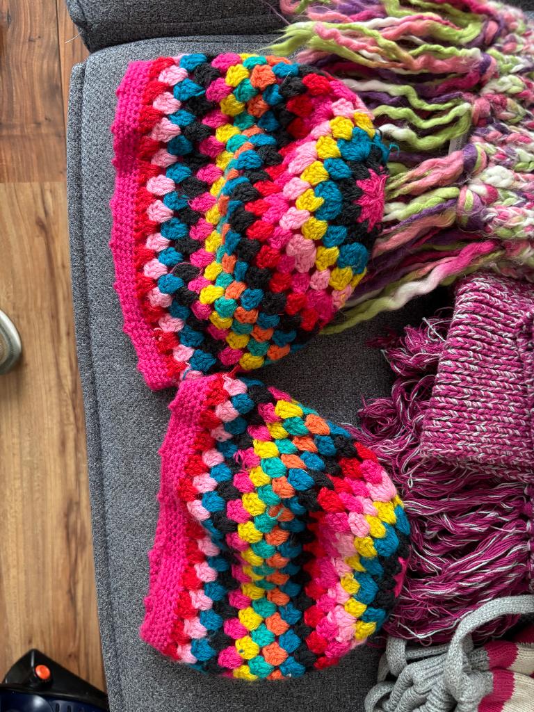 vrolijke mutsen hema 3 tot 6 jaar tweeling, Kinderen en Baby's, Tweelingen en Meerlingen, Ophalen, Zo goed als nieuw, Kleding
